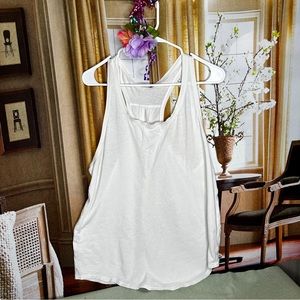 Lululemon Athletics white tank. No size dot